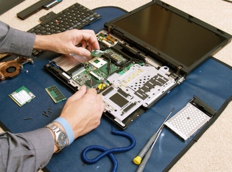  laptop -repair1-2-large - cybermedia